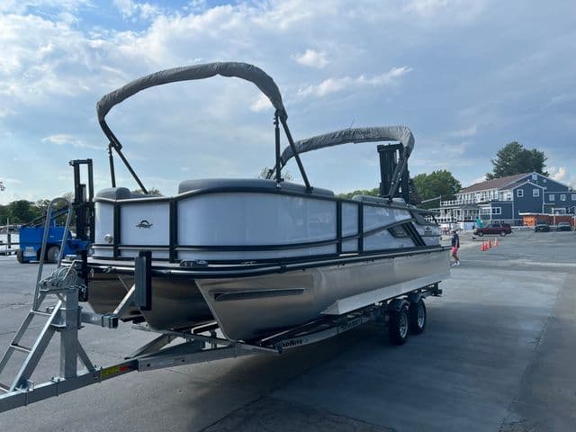 2025 SunCatcher Fusion Series 324SS - 28