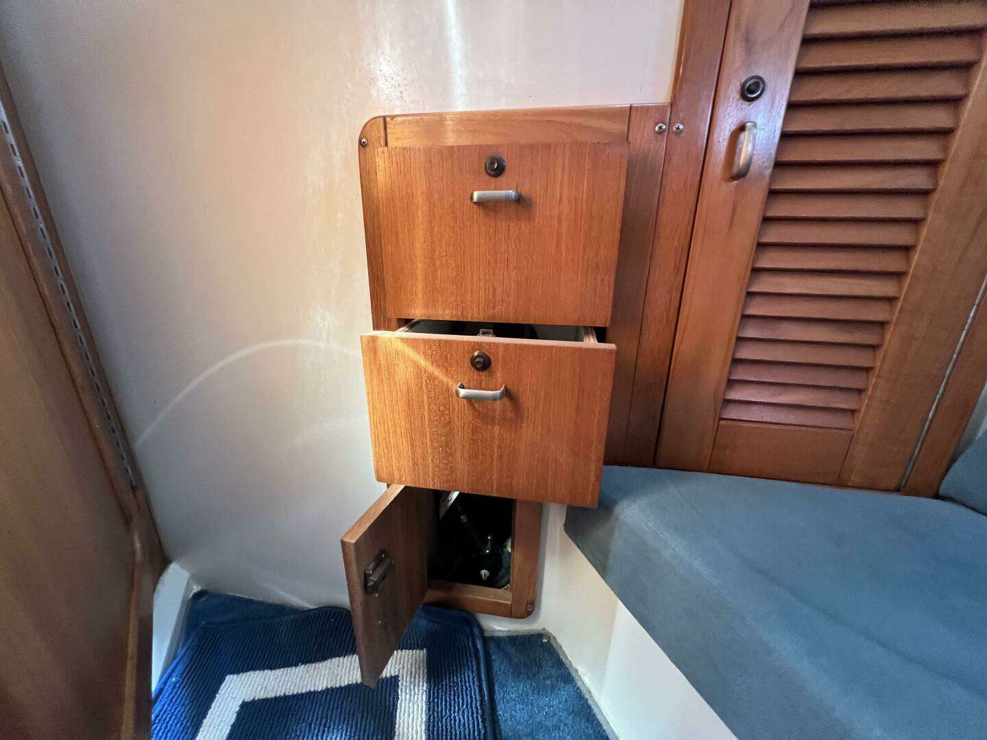 1994 Catalina 320 - Image 35