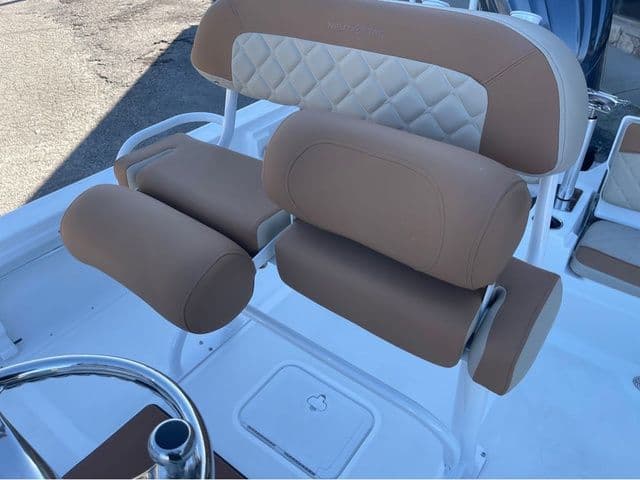 2026 NauticStar 224 Bay - 17