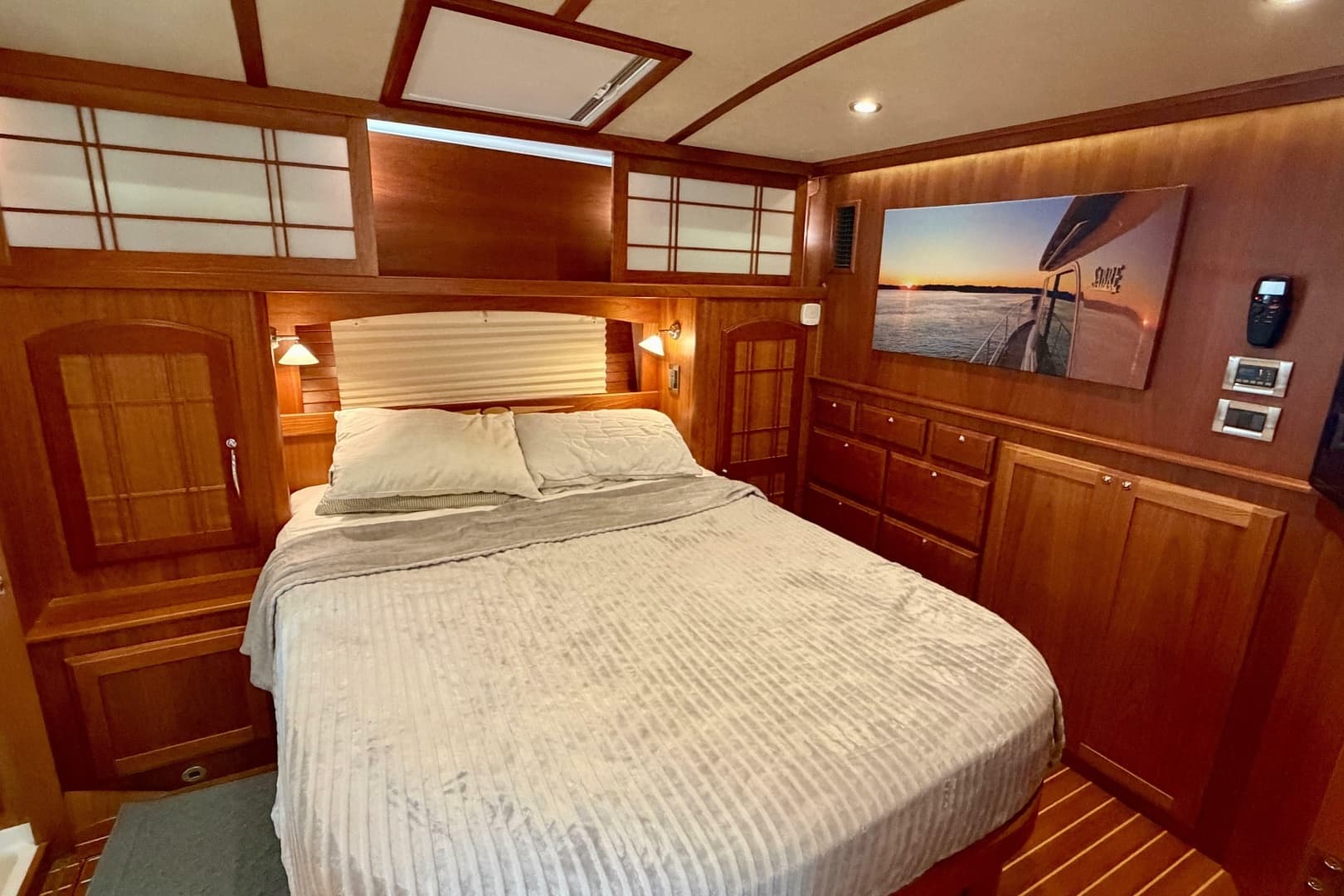 2016 Sabre 48 Salon Express - Image 18