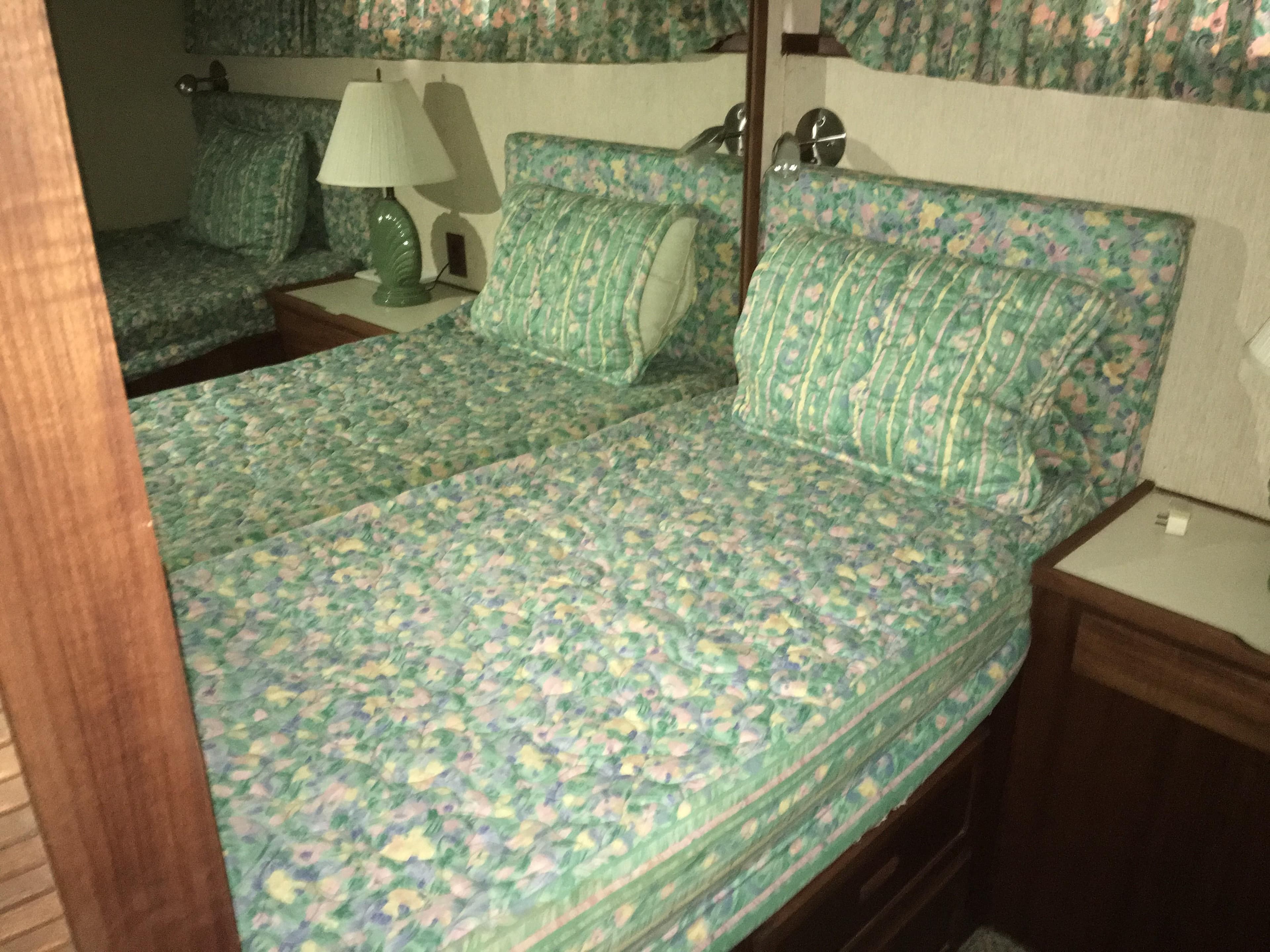 1984 Chris-Craft 66 Constellation - 84