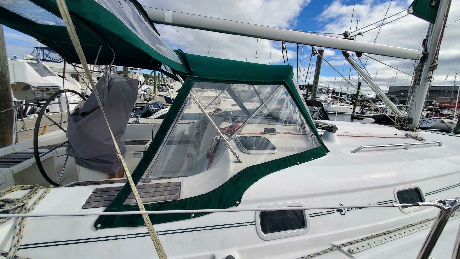 2000 Beneteau 361 - Image 11