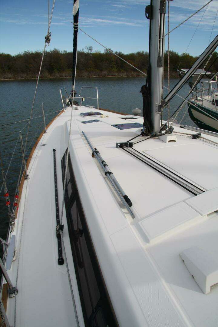 2013 Beneteau Oceanis 41 - Image 8