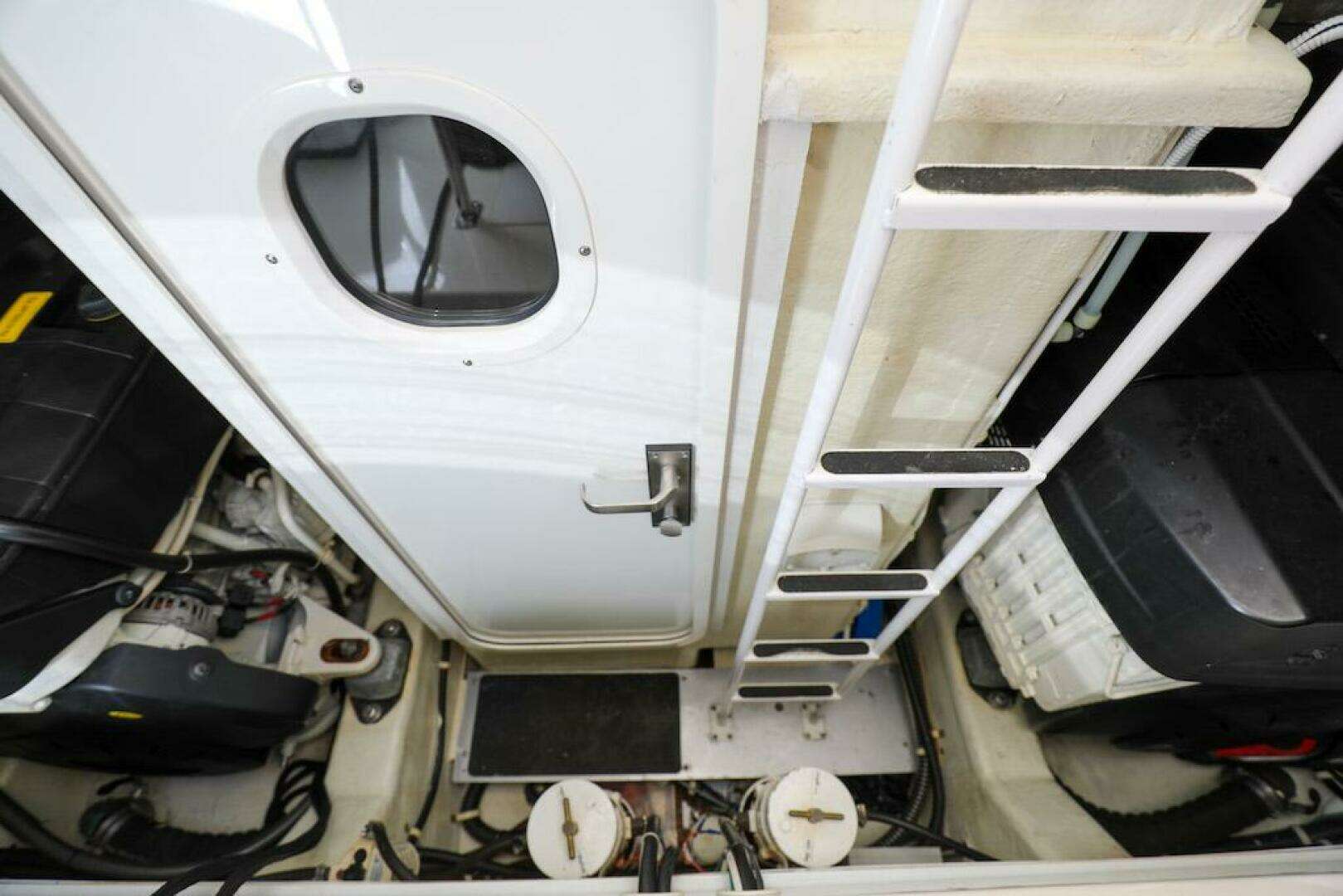 2016 Marquis 660 Sport Yacht - Image 49