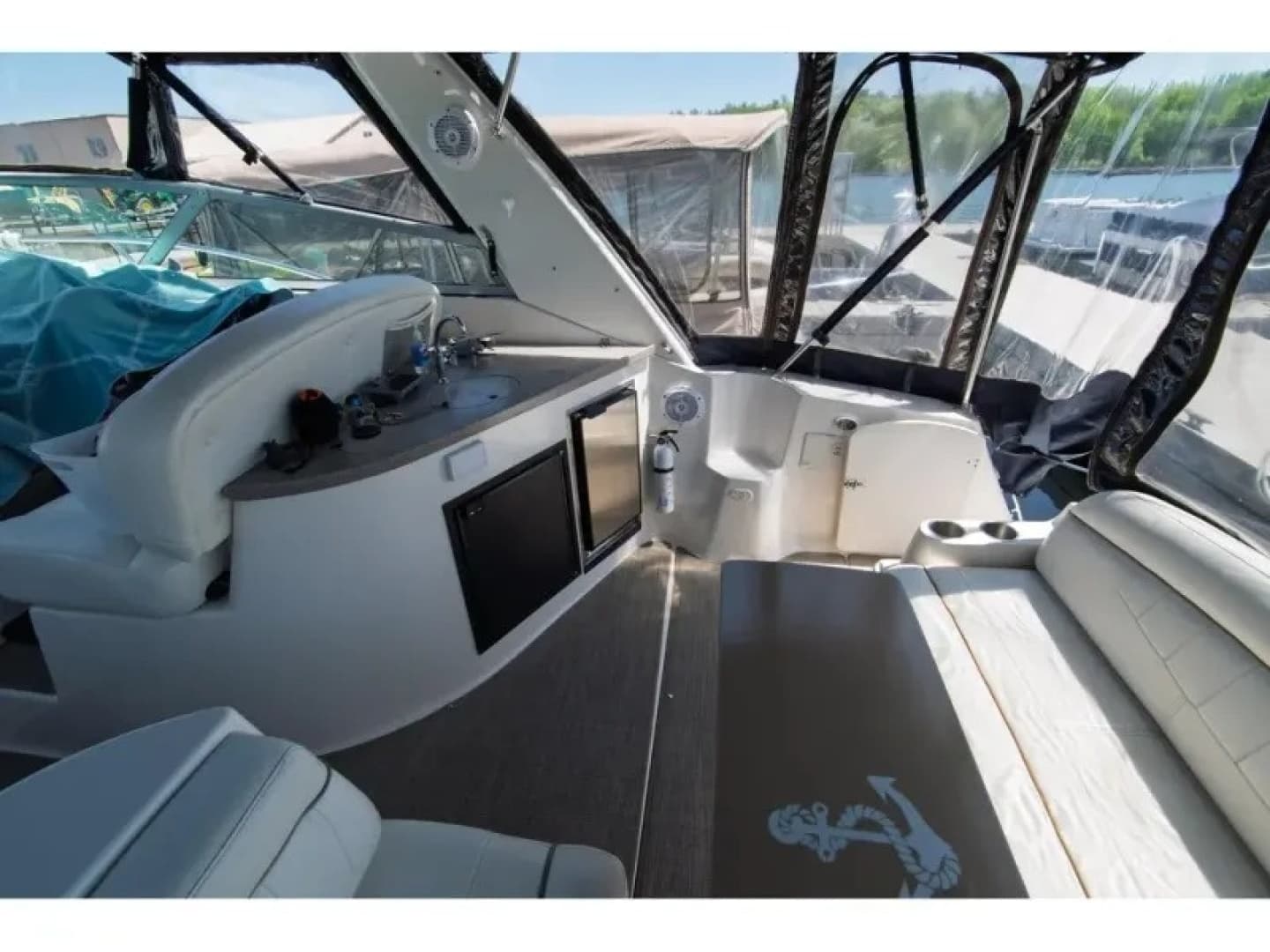 2003 Rinker Fieste Vee 342 - Image 63