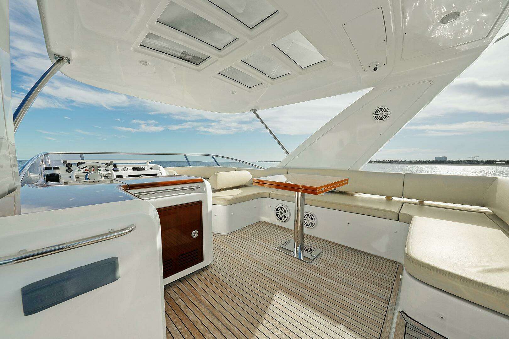 2017 Azimut 60 Flybridge - Image 32