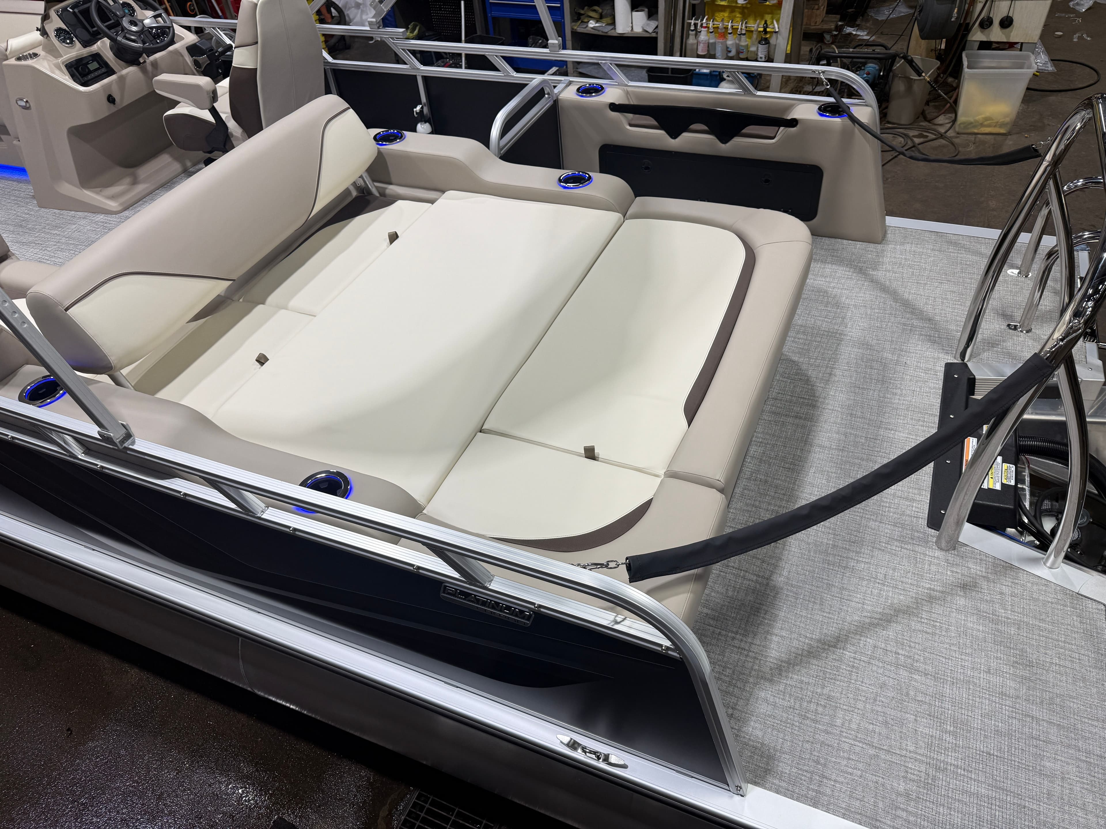 2026 Tahoe Sport 2385 VRB Swingback Tritoon $47995 - 4