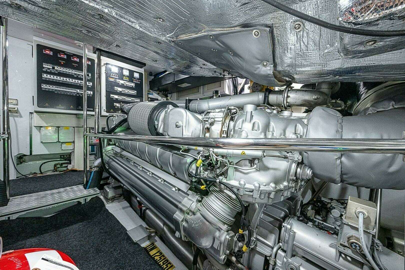 2014 Pershing Pershing 92 - Image 31