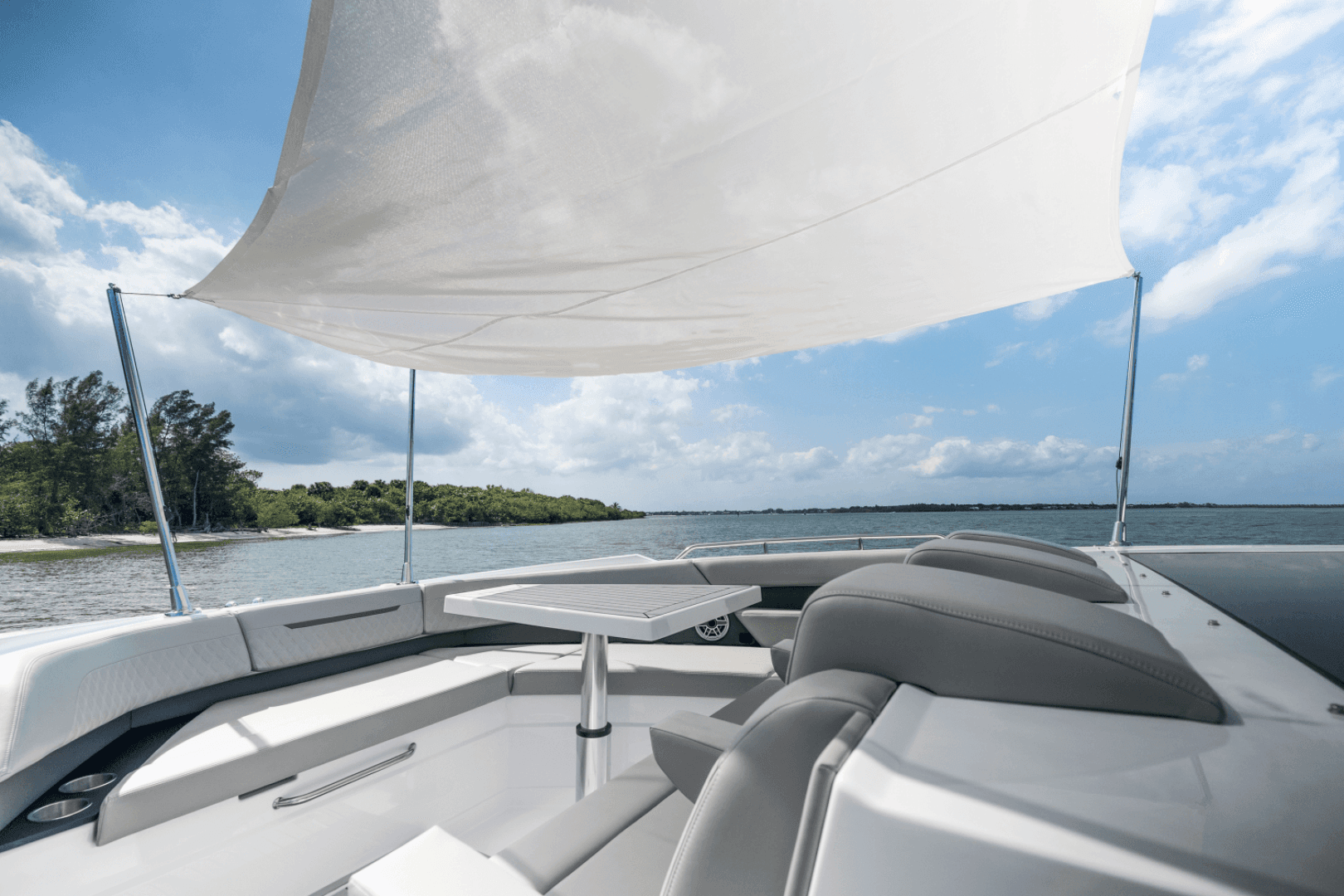 2026 Cruisers Yachts 50GLS OB - Image 86