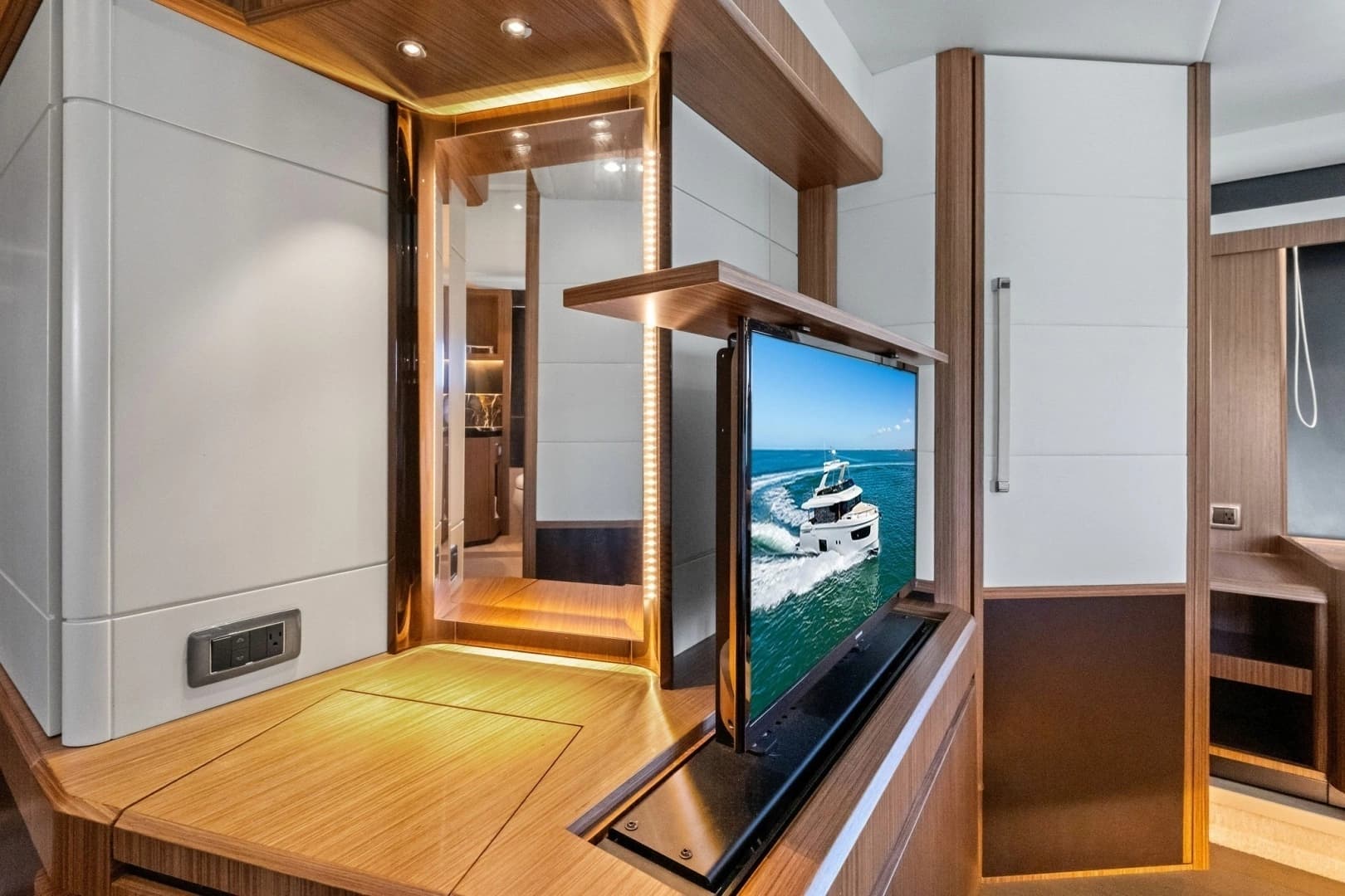 2019 Absolute 52 Navetta - Image 31