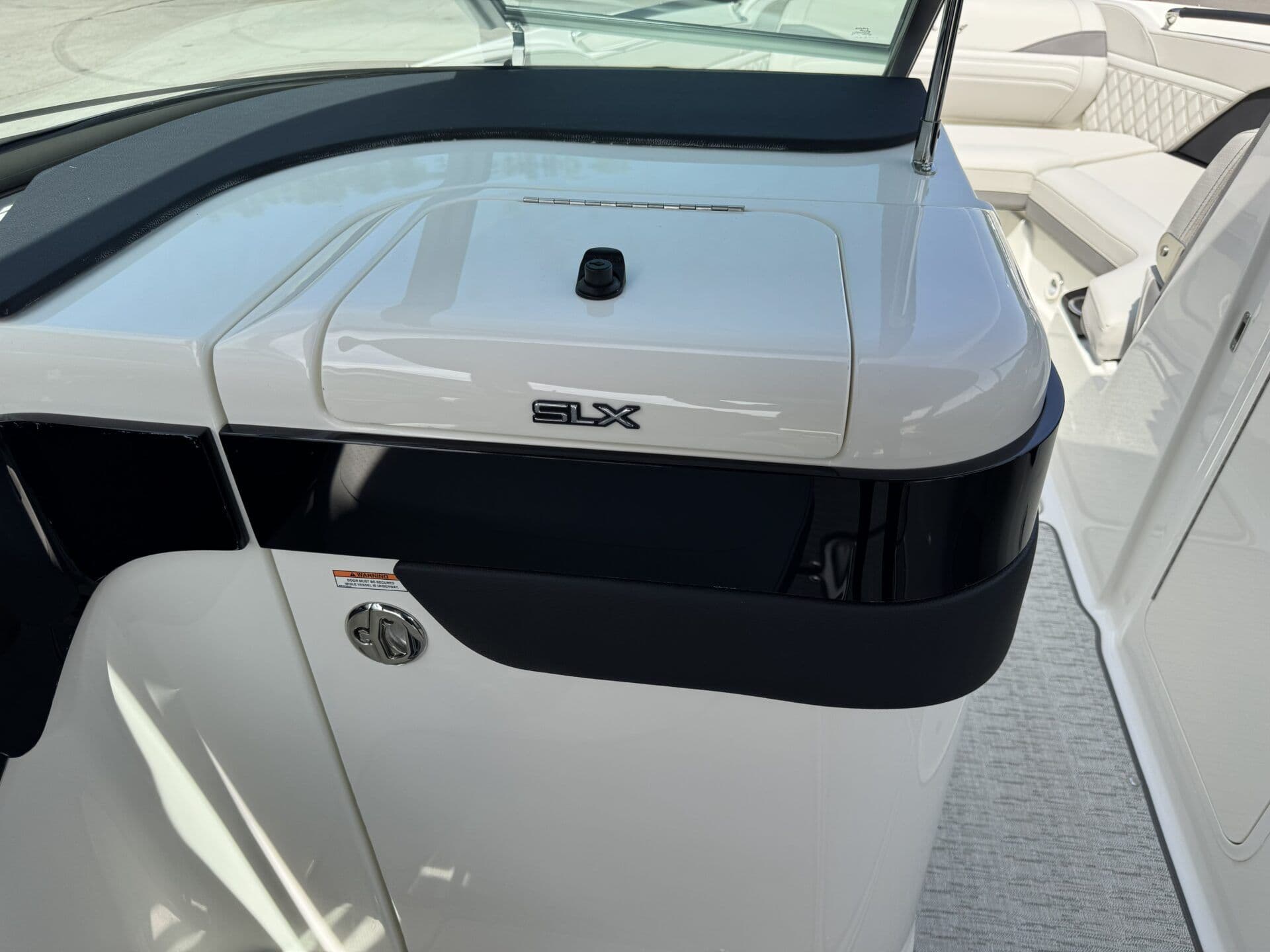2026 Sea Ray SXO260 - 13