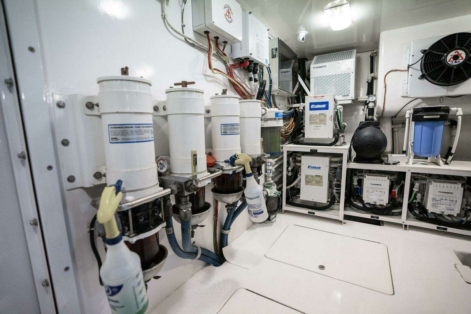 2014 Viking Viking 66 Convertible - Image 21