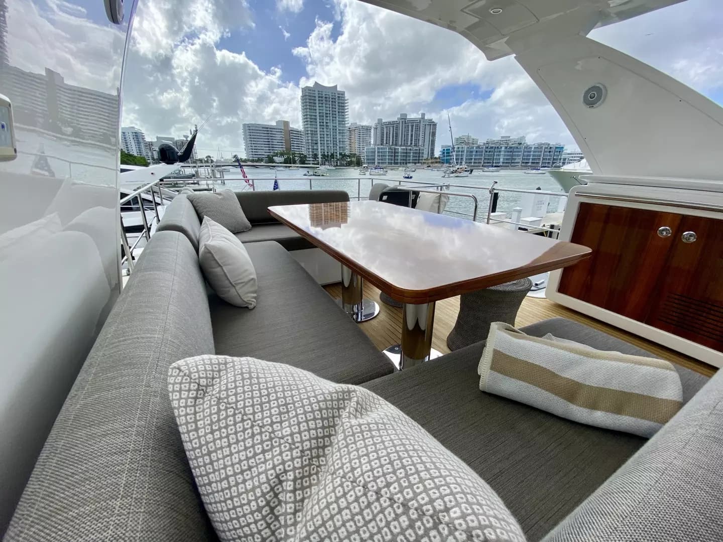 2018 Azimut Flybridge - Image 52