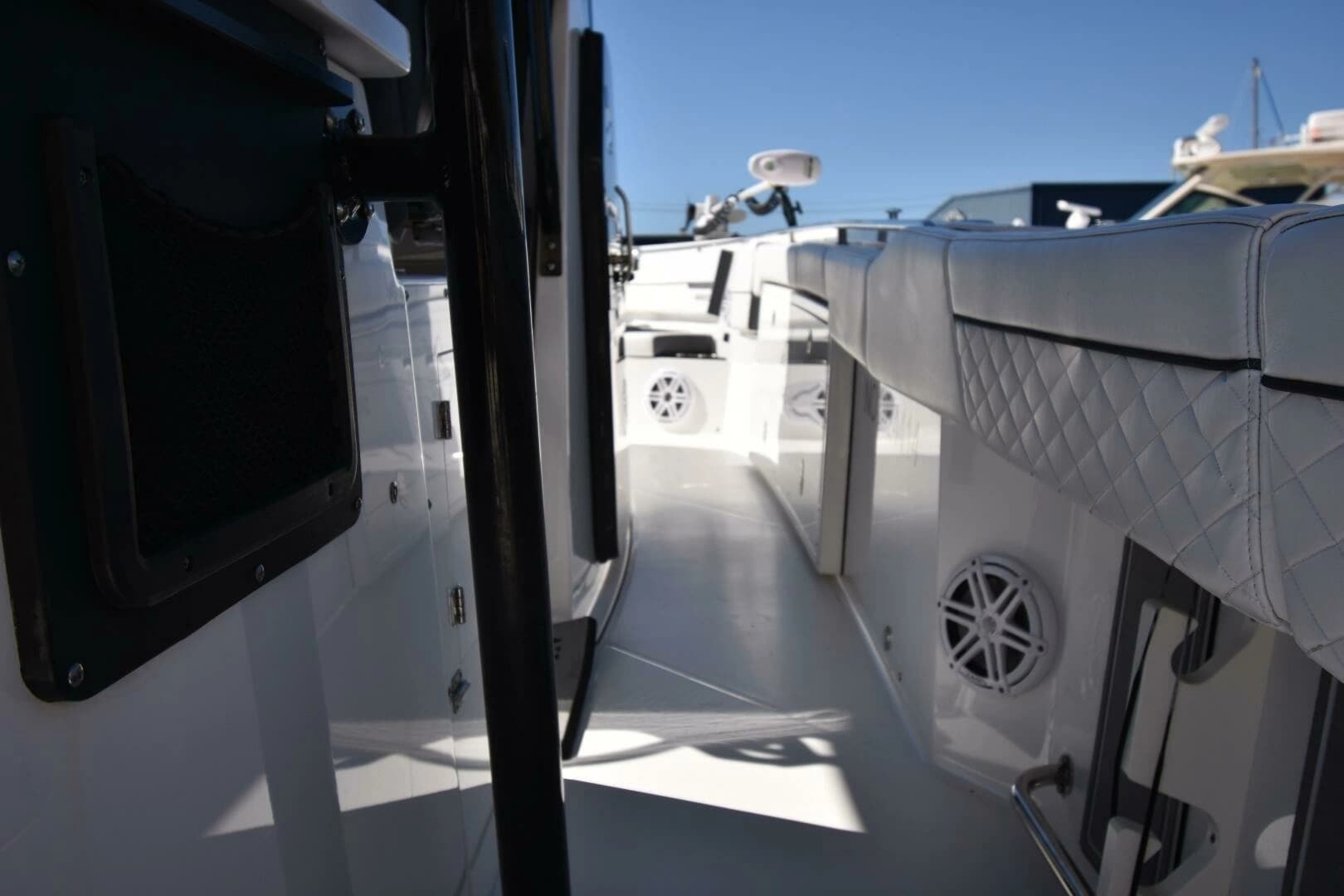 2021 Blackfin 332 - Image 13