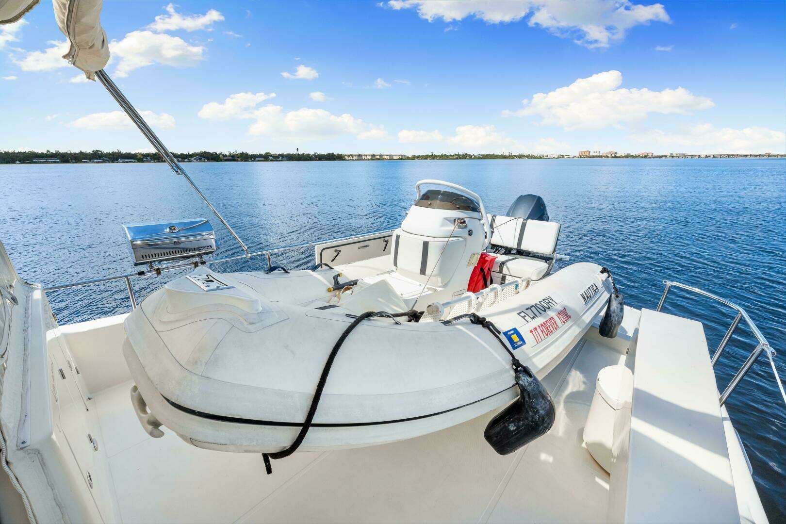 2007 Hampton 558 Pilothouse - Image 3