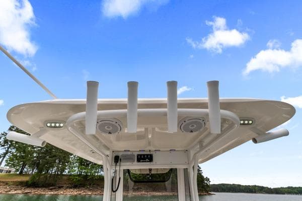 2018 Sea Hunt Gamefish 27 boat top view with rod holders and speakers.