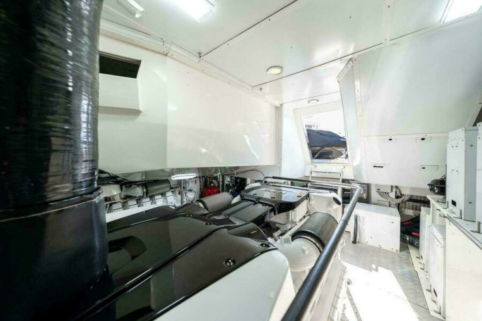 2015 Monte Carlo Yachts MCY86 - Image 75