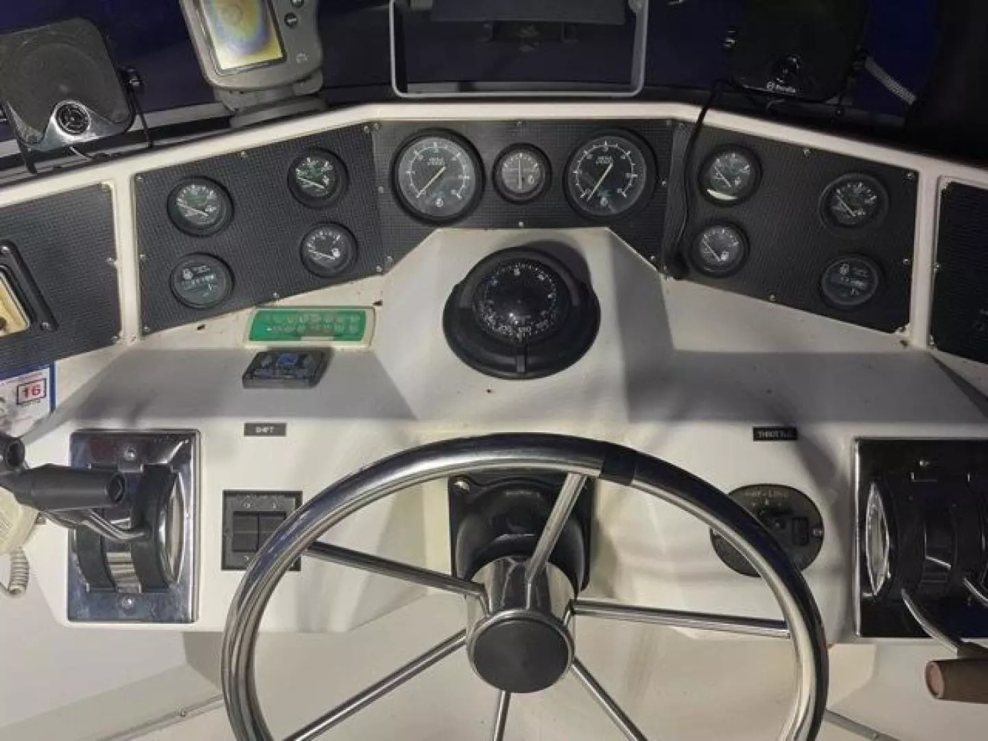 1989 Sea Ray 300 Sedan Bridge - Image 9