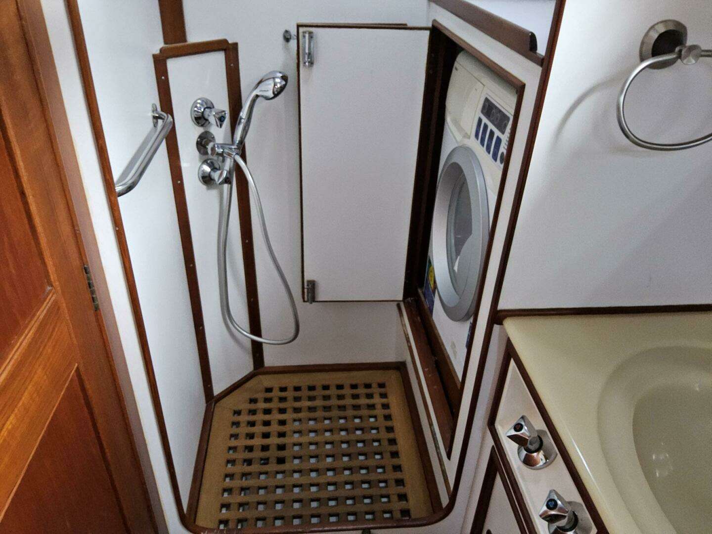 1997 Grand Banks Europa - Image 35