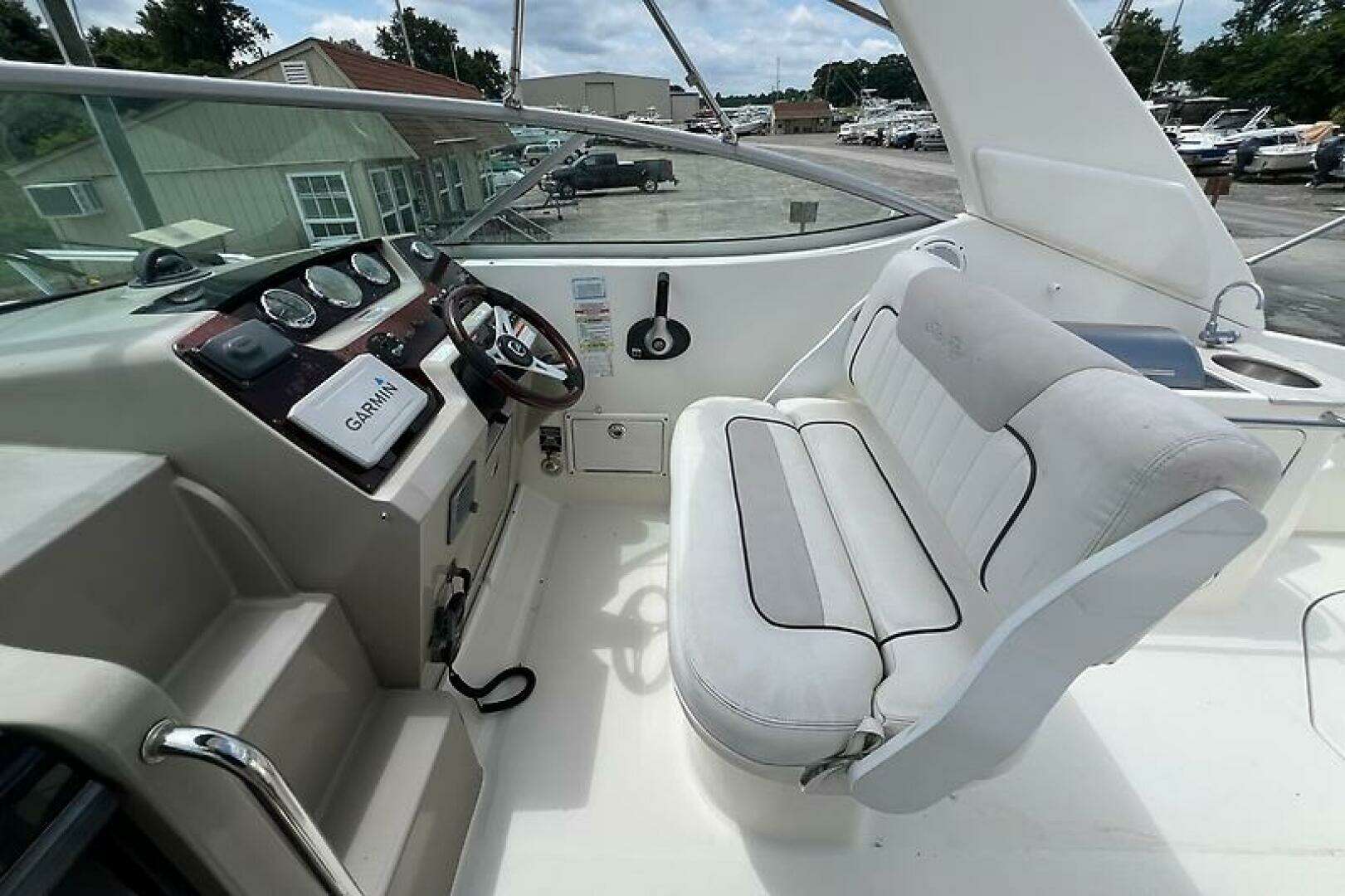2011 Sea Ray 280 Sundancer - Image 7