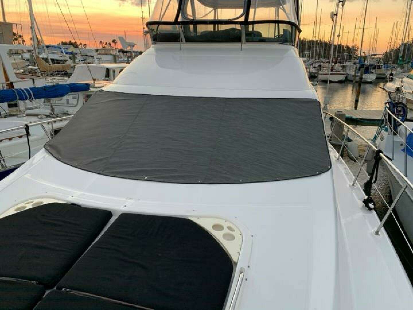 2006 Sea Ray 52 Sedan Bridge - Image 11