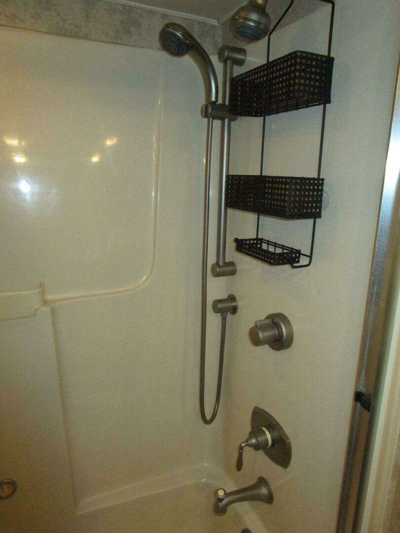 1990 Viking Cockpit Motor Yacht - Image 26
