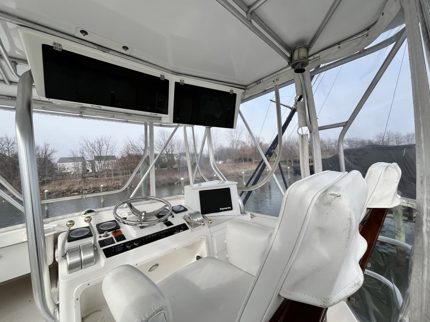 2003 Luhrs 40 Convertible - Image 17