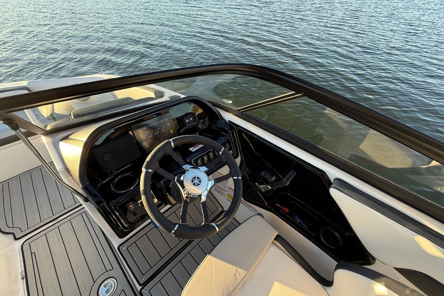 2026 Yamaha Boats 195S - 14