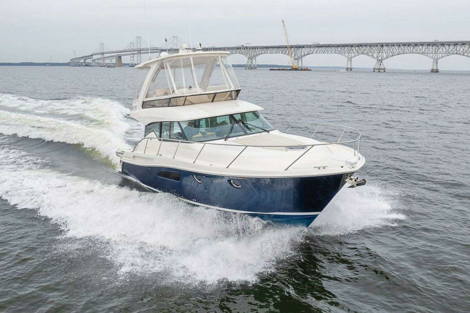 2021 Tiara Yachts 4400 Flybridge - Image 2