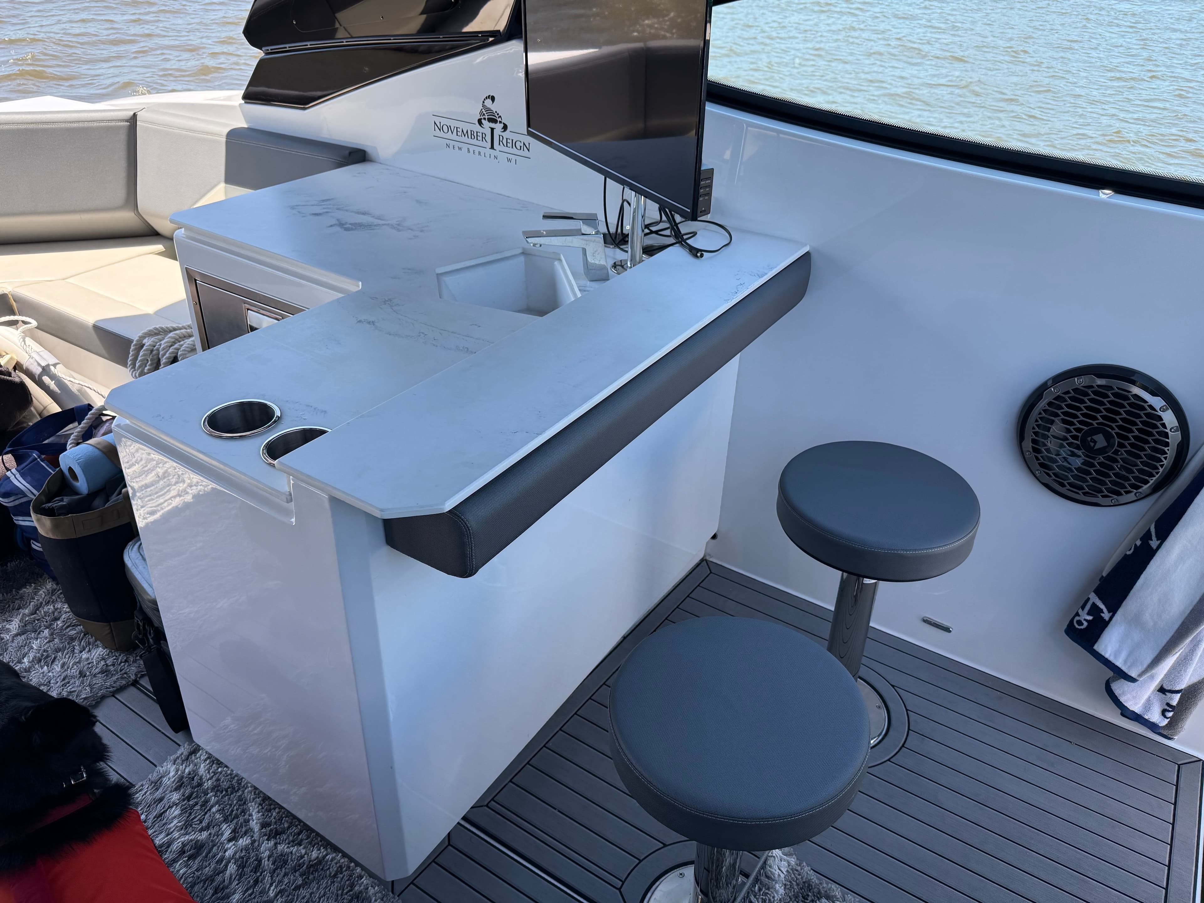 2021 Cruisers Yachts 38 GLS - 29