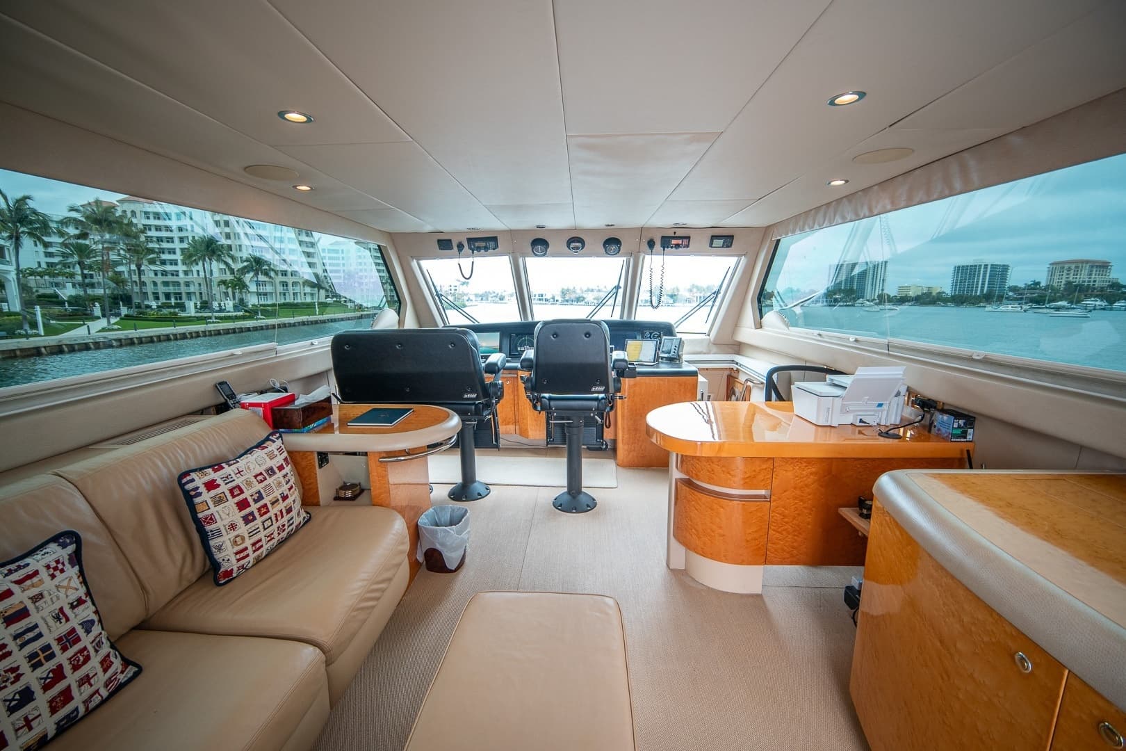 2000 Lazzara Yachts 76 Skylounge - Image 54