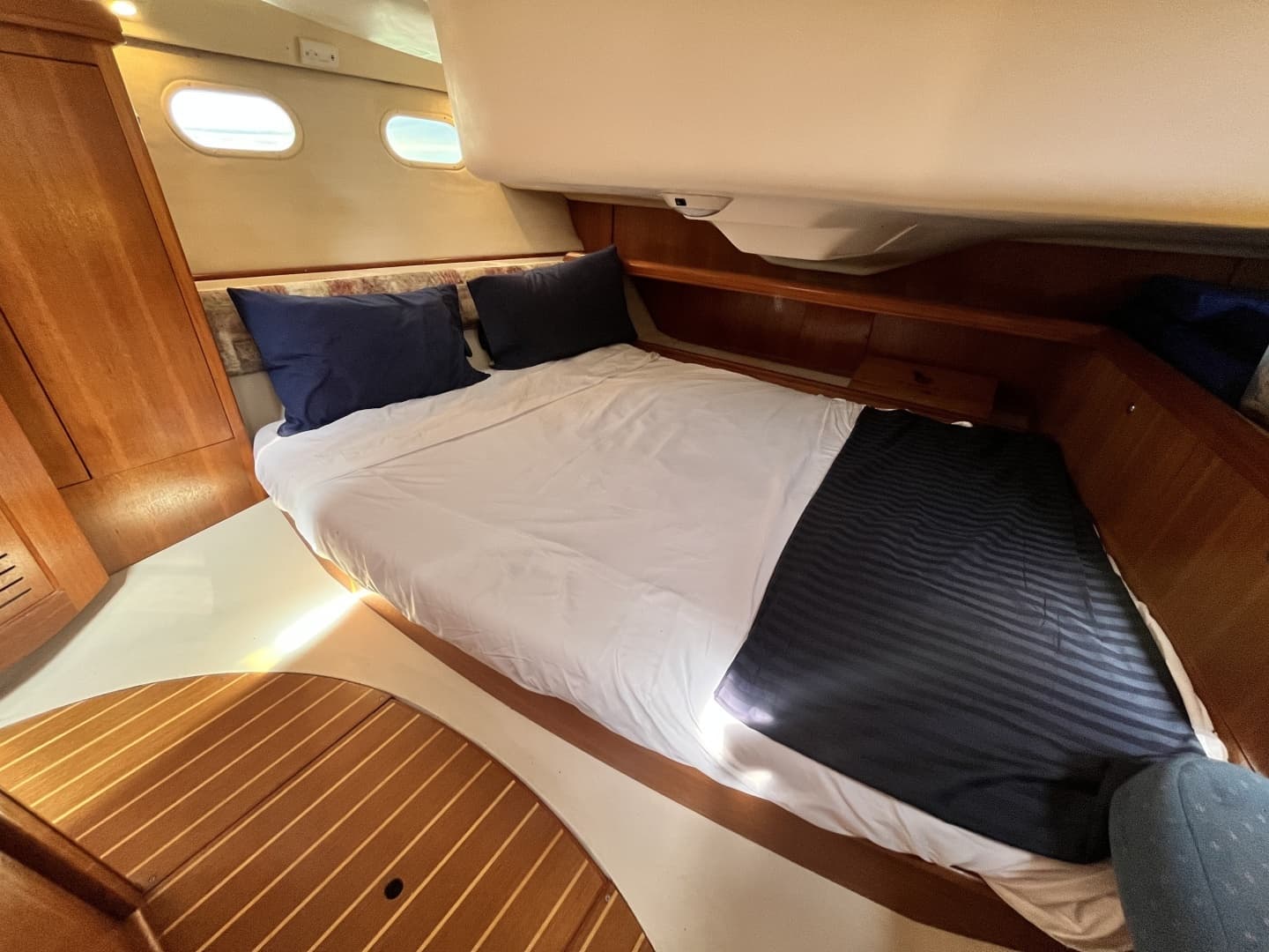 2003 Hunter 386 - Image 12