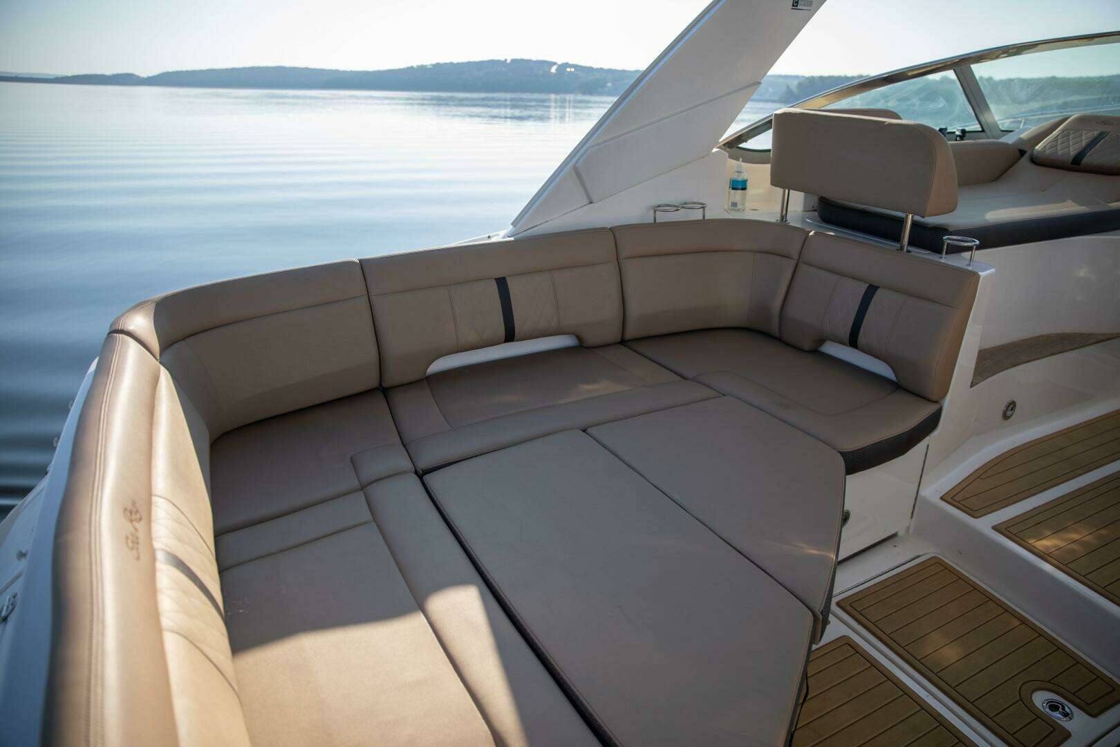 2016 Sea Ray 350 Sundancer - Image 55