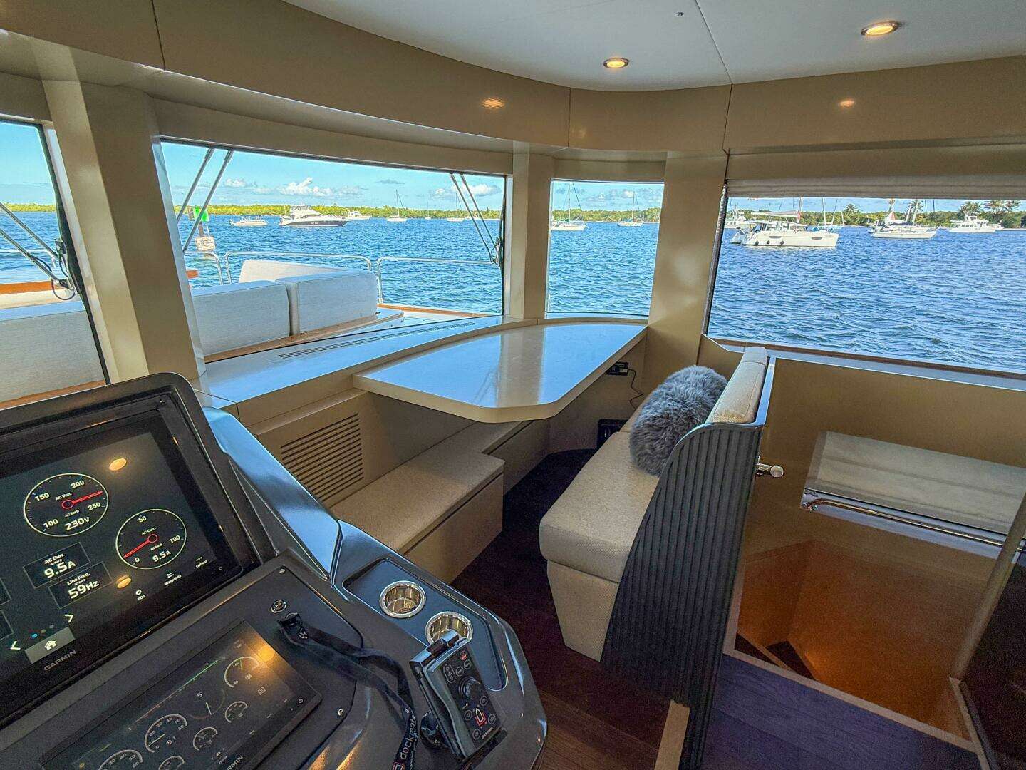 2023 Sirena 68 - Image 35