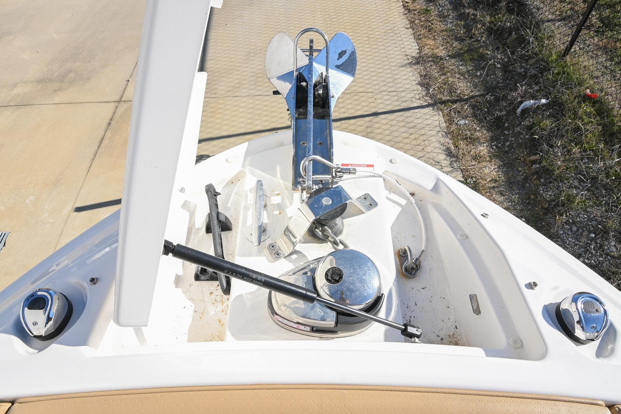 Bow of 2020 Sea Ray SLX 250 with anchor and winch system.