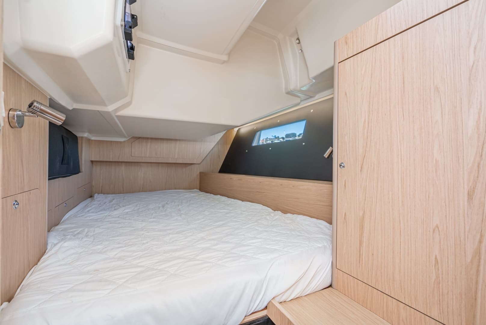 2018 Beneteau Oceanis 41.1 - Image 33