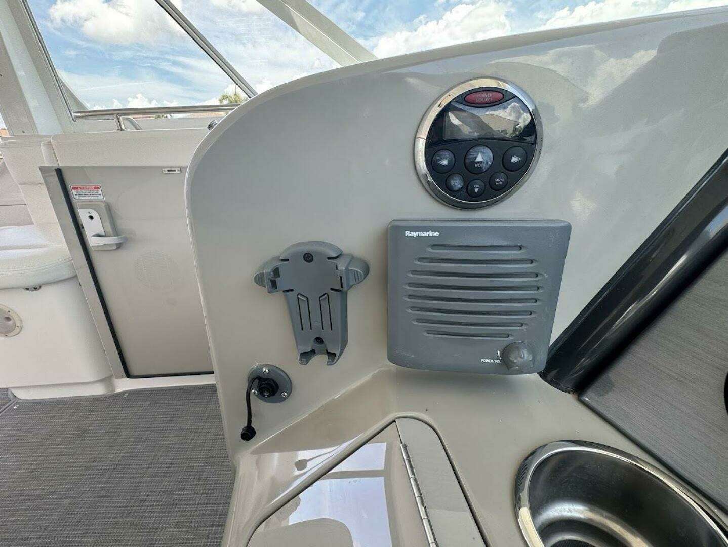2006 Sea Ray 40 Motoryacht - Image 30