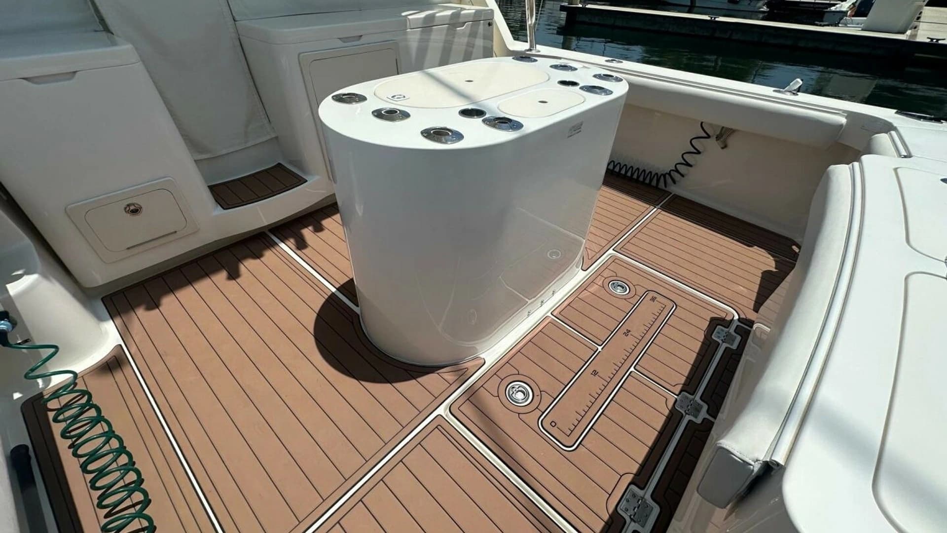 2007 Albemarle 360 Express - Image 5