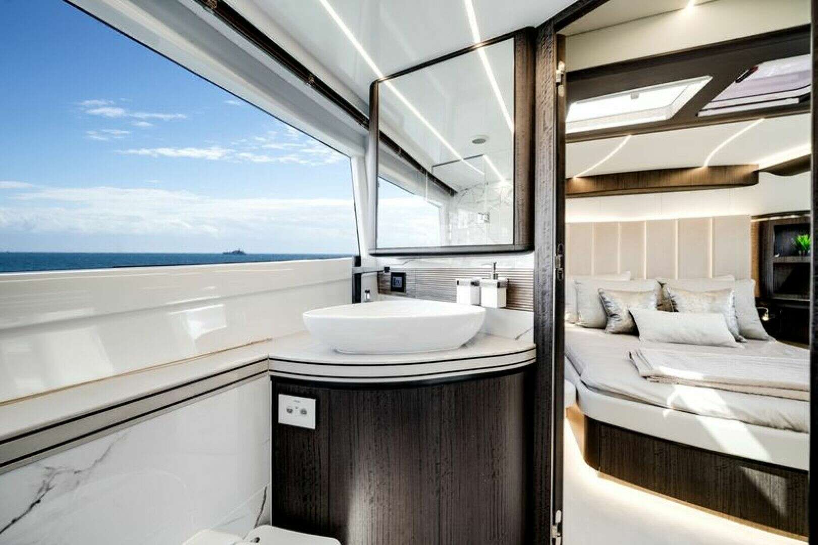 2024 Galeon 560 FLY - Image 28
