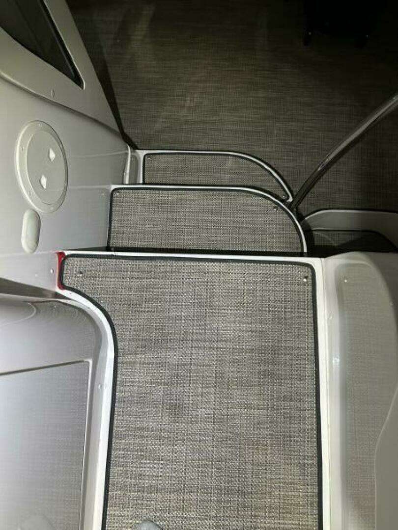 2003 Carver 396 Aft Cabin MY - Image 32
