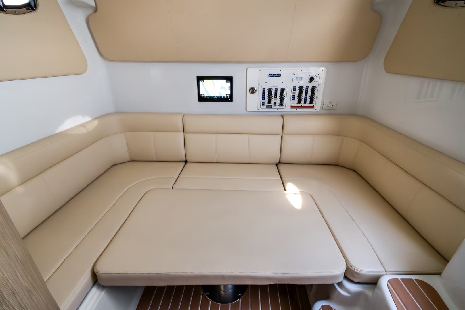 2024 Yellowfin 54 Offshore - Image 49