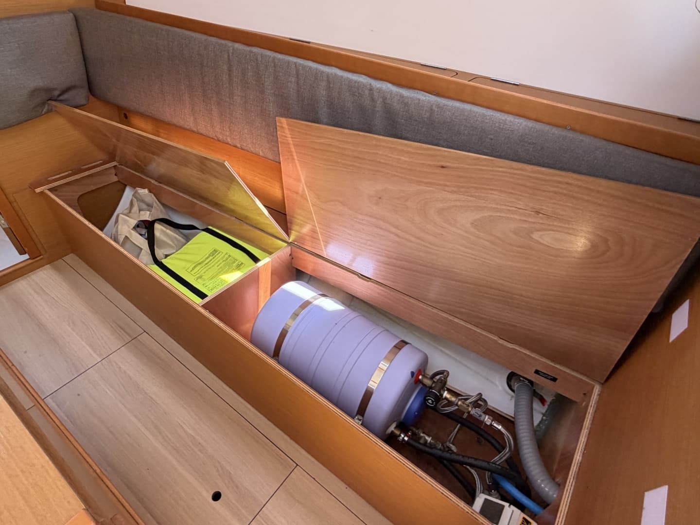 2015 Jeanneau 349 - Image 50