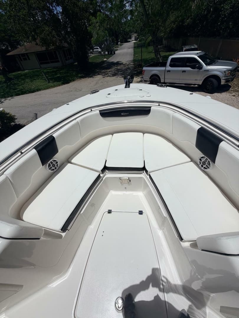 2022 Robalo R302 Center Console - Image 27