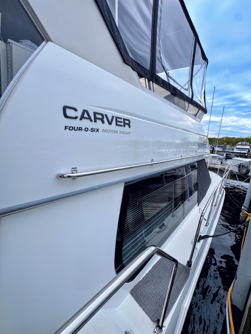 1999 Carver 406 Aft Cabin Motor Yacht - Image 8