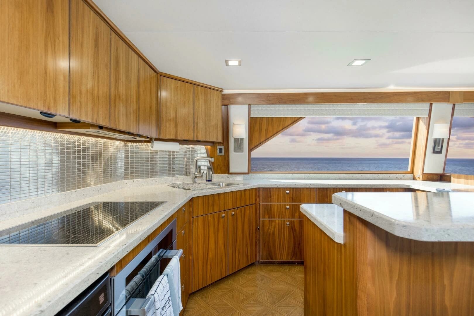 2016 Viking 92 Enclosed Bridge - Image 18
