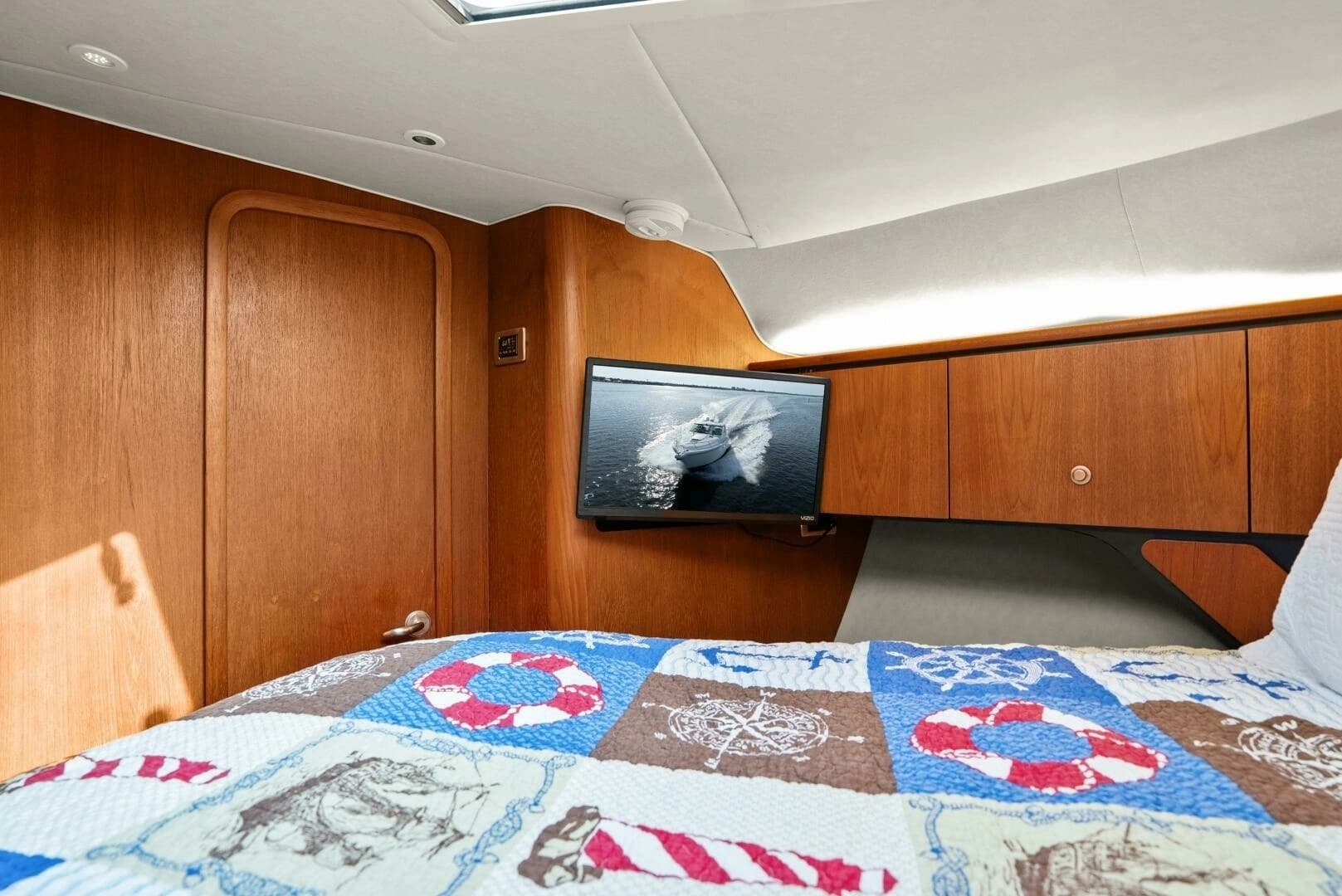 2007 Tiara Yachts 4300 Sovran - Image 26