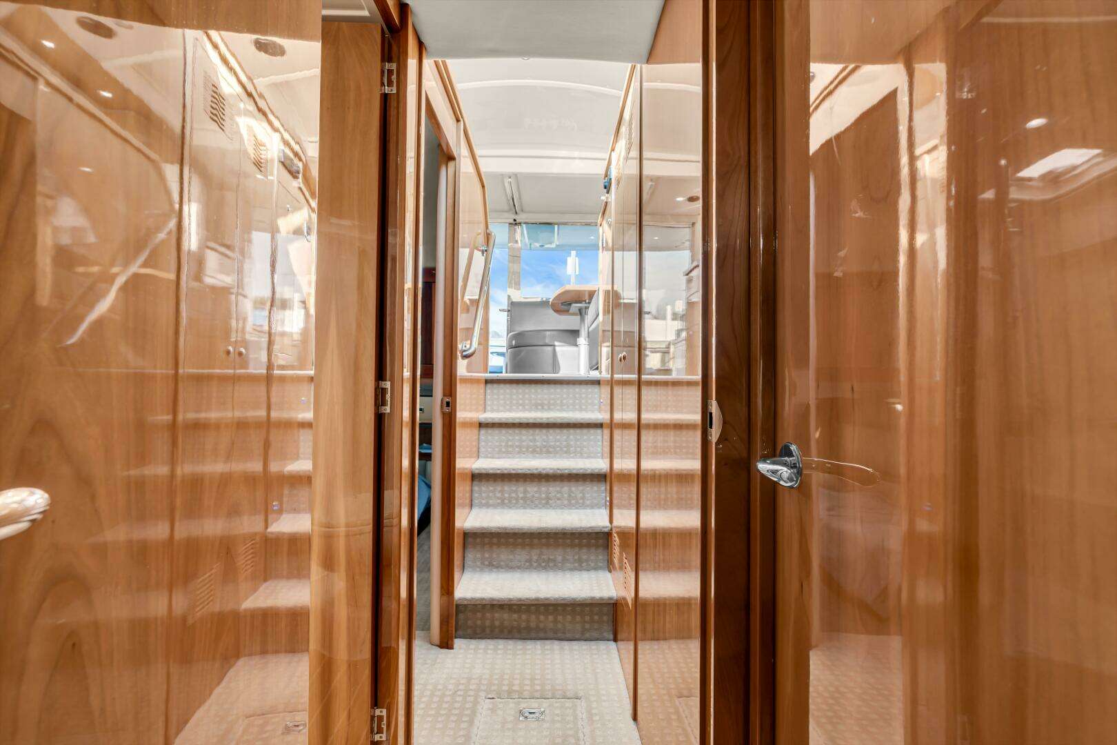 2014 Riviera 44 Sport Yacht - Image 59
