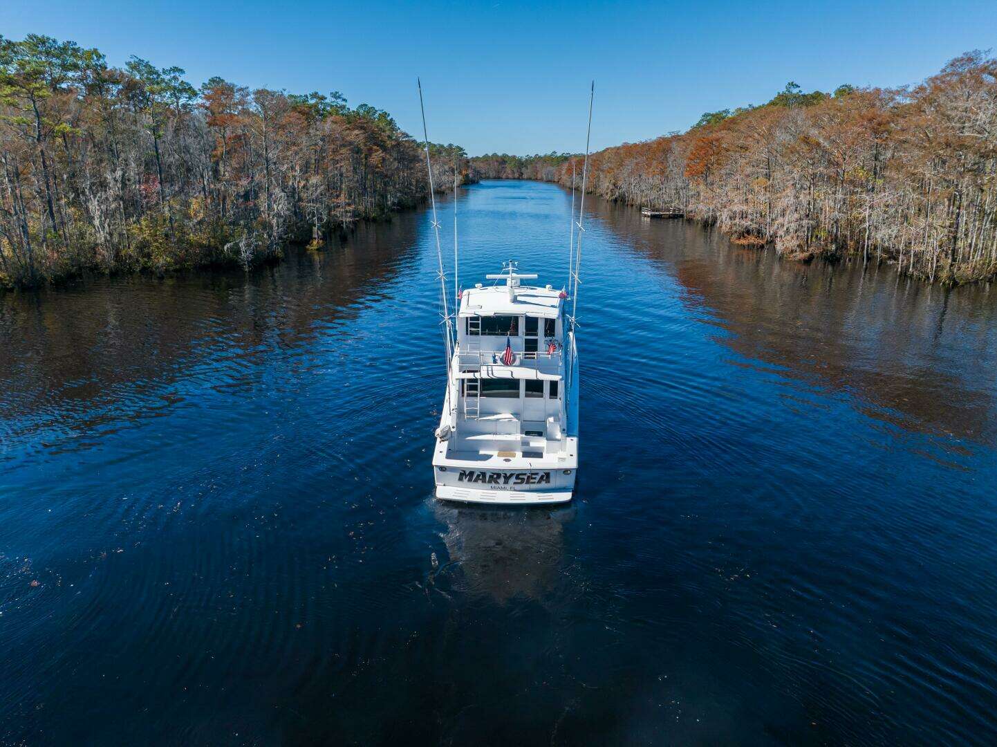 1999 Viking 58 Enclosed Flybridge - Image 10