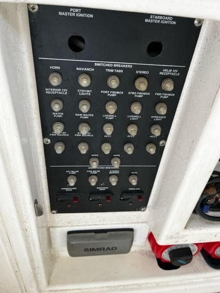 Control panel of a 2004 Boston Whaler 320 Outrage boat.