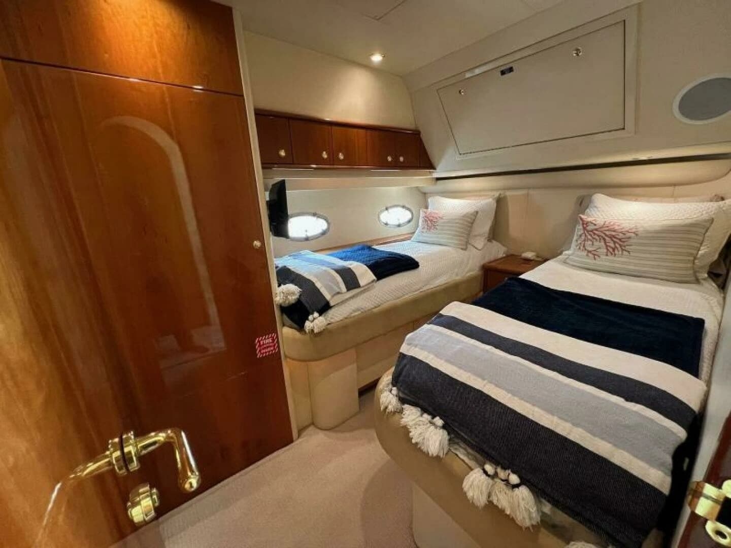2001 Neptunus 56 Flybridge - Image 24